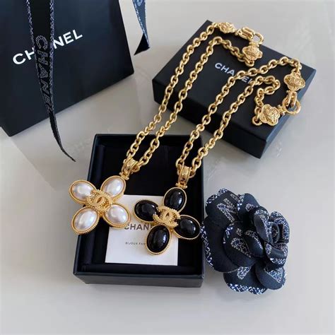 chanel necklace vintage four leave|Chanel Four Leaf .